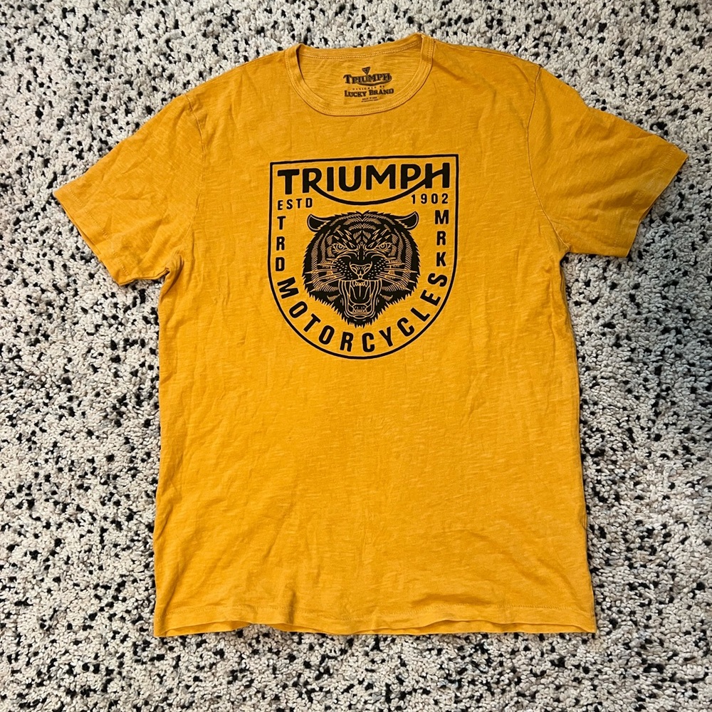 New without tags vintage inspired Lucky Brand graphic tee